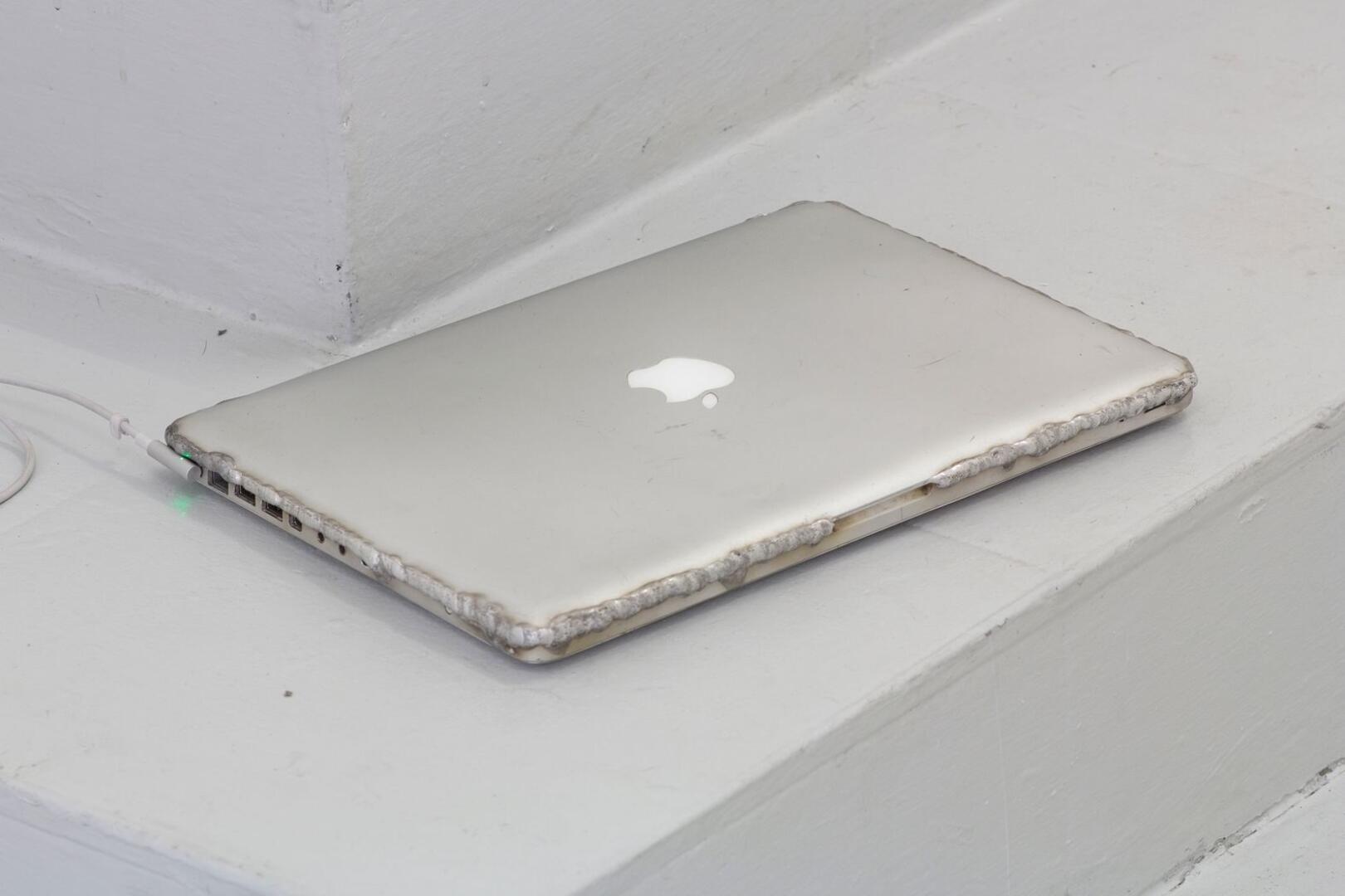 Unibody / Macbook welded / 2x23x33cm / 2016